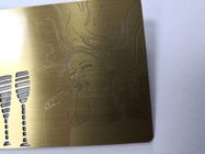 Tarjeta de cobre amarillo modificada para requisitos particulares del miembro del negocio del metal del oro con el logotipo 85x54m m del laser del grabado de pistas