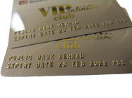 Personalice la impresión del nombre de la tarjeta de Pvc Número en relieve Tarjeta de crédito dorada