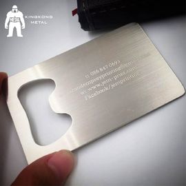 Color plata de encargo del negro de la tarjeta de visita del abrebotellas de la cartera del logotipo grabado al agua fuerte
