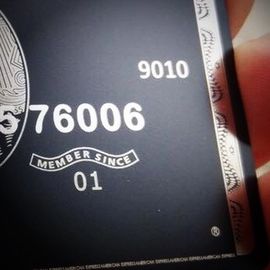 La tarjeta de presentación grabada laser 85 x 54m m del acero inoxidable del LOGOTIPO diseña libremente