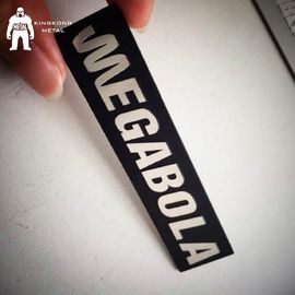 Ajuste la serigrafía grabada de las placas de la etiqueta del metal que imprime el logotipo grueso del OEM de 0,8/1m m