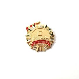 La etiqueta redonda del metal platea el oro/la insignia color plata del Pin que platean diseño libre