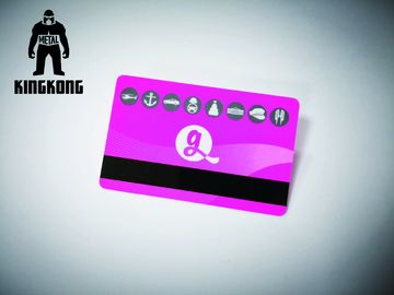 Las tarjetas de visita plásticas de la impresión de neón con el sello caliente de la raya magnética del microprocesador graban en relieve número