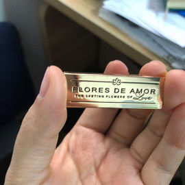 Tamaño modificado para requisitos particulares placas de identificación autas-adhesivo del metal de la etiqueta engomada del agujero del letrero de la industria