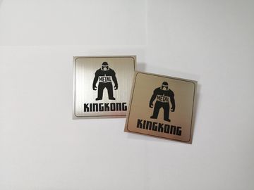 Tamaño modificado para requisitos particulares placas de identificación autas-adhesivo del metal de la etiqueta engomada del agujero del letrero de la industria